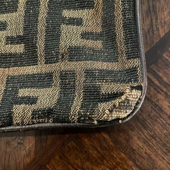 🎉HP🎉 Authentic Vintage Fendi Zippered Tote - Picture 10 of 15